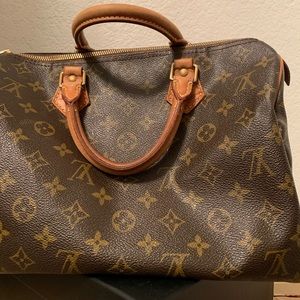 Authentic Louis Vuitton MONOGRAM Speedy 30 GORGEOUS!